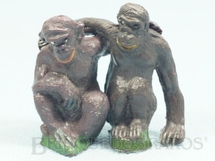 Brinquedo antigo - Casablanca e Gulliver - Par de Chipanz�s se abra�ando S�rie Zool�gico D�cada de 1960