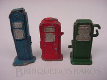 Brinquedos Antigos - Estrela - Conjunto de tres bombas de gasolina, com 3,00 cm de altura. Década de 1950
