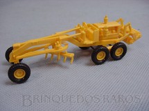 1. Brinquedos antigos - Umex - Motoniveladora Caterpillar, com 12,00 cm de comprimento. Década de 1960