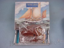 Brinquedos Antigos - Heller - Barco de pesca Thonier Armor Brinquedos Antigos - Heller - Barco de pesca Thonier Armor