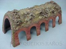 1. Brinquedos antigos - Sem identificação - Túnel com entradas laterais 32,00 cm de comprimento Papier Maché Década de 1940