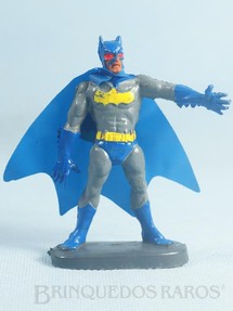 1. Brinquedos antigos - Casablanca e Gulliver - Batman de plástico pintado completo com a Capa Década de 1970