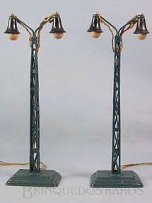 Brinquedos Antigos - Marklin - Postes de Iluminação com duas lâmpadas 30 cm de altura Década de 1930