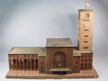 Brinquedos Antigos - Marklin - Estação com 88,00 cm de comprimento e Torre do Relógio com 65,00 cm de altura Stuttgarter Bahnhof Iluminação Elétrica Década de 1930