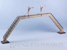 Brinquedos Antigos - Marklin - Passarela com dois Sinaleiros de linha 30,00 cm de altura Bitola 1 Década de 1930