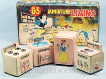 Brinquedos Antigos - Modern Toys e Masudaya Toys - Conjunto de quatro peças Cozinha da Branca de Neve Miniature Living Walt Disney Ano 1967
