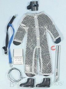 1. Brinquedos antigos - Estrela - Falcon Aventura Avanço em Alta Tensão Rompendo a Barreira Elétrica Edição 1977 completo com 8 Itens 