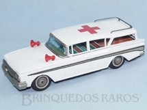 1. Brinquedos antigos - Bandai - Ambulância Ford Rambler com 29,00 cm de comprimento Década de 1960