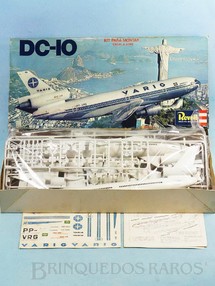 1. Brinquedos antigos - Revell - Avião McDonnell Douglas DC-10 Varig completo caixa mole com imagem do Cristo Redentor Rio de Janeiro Década de 1970