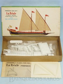 1. Brinquedos antigos - Lindberg - Barco La Reale French Galley Década de 1960