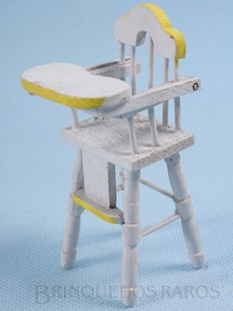 Brinquedos Antigos - Sem identificação - Cadeirão de Bebê para bonecas de 8,00 cm de altura Década de 1950