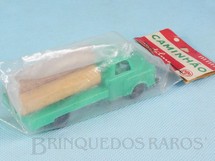 Brinquedos Antigos - Metalma - Caminhão com toras 10,00 cm de comprimento Embalagem lacrada Década de 1970 Brinquedos Antigos - Metalma - Caminhão com toras 10,00 cm de comprimento Embalagem lacrada Década de 1970