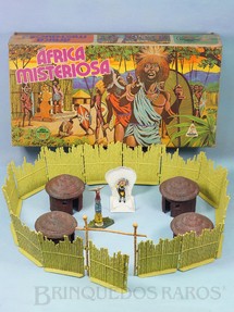 1. Brinquedos antigos - Casablanca e Gulliver - Conjunto Africa Misteriosa versão com Paliçada verde claro com encaixes perfeitos Quatro cabanas Trono com Rei e Totem  100% original Perfeito estado Ano 1978