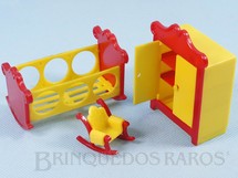 1. Brinquedos antigos - Sem identificação - Conjunto com 3 peças de móveis de Quarto de Bebê de Casa de Bonecas Década de 1950