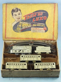 1. Brinquedos antigos - Metalma - Conjunto Trem de Luxo com Locomotiva e três Carros de Passageiros Década de 1950