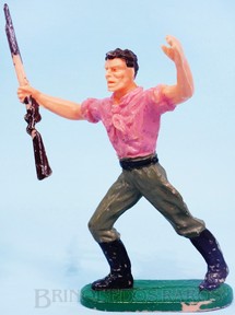1. Brinquedos antigos - Elastolin - Cowboy de pé com rifle Década de 1970




