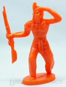 1. Brinquedos antigos - Casablanca e Gulliver - Índio de pé com rifle Plástico laranja Década de 1980