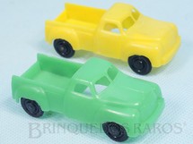1. Brinquedos antigos - Rege - Par de Caminhonetes com 7,50 cm de comprimento Verde e Amarela Década de 1960