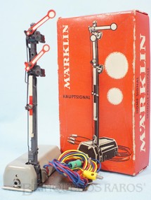 Brinquedos Antigos - Marklin - Sinaleiro duplo Automático interrompe a linha e para o trem quando a luz estiver vermelha