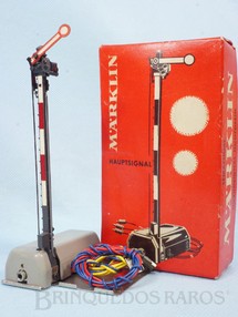 Brinquedos Antigos - Marklin - Sinaleiro simples Automático interrompe a linha e para o trem quando a luz estiver vermelha