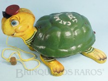 Brinquedos Antigos - Estrela - Tartaruga Catarina com 31,00 cm de comprimento Ao ser puxada movimenta as pernas e emite som metálico Ano 1956