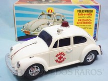 1. Brinquedos antigos - Estrela - Volkswagen Sedan com 26,00 cm de comprimento Versão Pronto Socorro adesivo vermelho Sistema Bate e Volta Anos 1976 a 1980