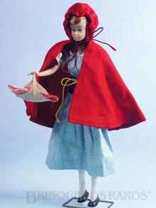 Brinquedo antigo A Personagem Chapeuzinho Vermelho está representada no Conjunto Red Riding Hood And The Wolf de 1964 