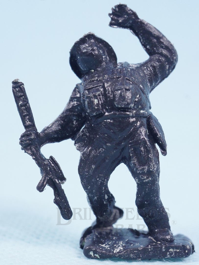 Brinquedo antigo Cópia de segunda linha do Soldado ferido injetada na cor preta

