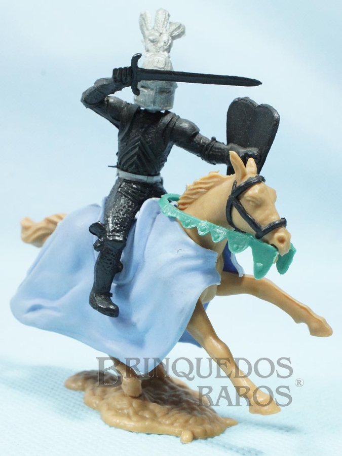 Brinquedo antigo Guerreiro Medieval a cavalo com Escudo e Espada