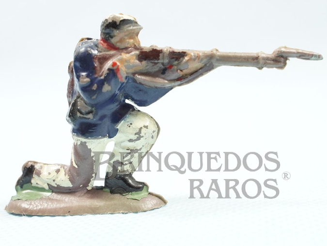 Brinquedo antigo Soldado do Exécito Brasileiro ajoelhado atirando com Fuzil Batalha do Tuiutí Década de 1960 