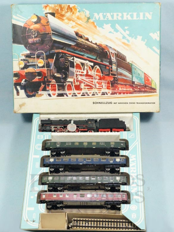 Brinquedo antigo Marklin Conjunto com Locomotiva a Vapor 3048 quatro vagões de passageiros e trilhos Ano 1962