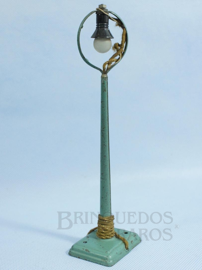 Brinquedo antigo Marklin Poste de Iluminação com uma lâmpada Número 13447 Ano 1935 a 1942 Altura 20,00 cm