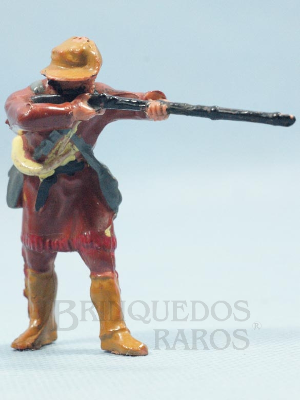 Brinquedo antigo Caçador de pé atirando com rifle Série Planície Selvagem Década de 1970