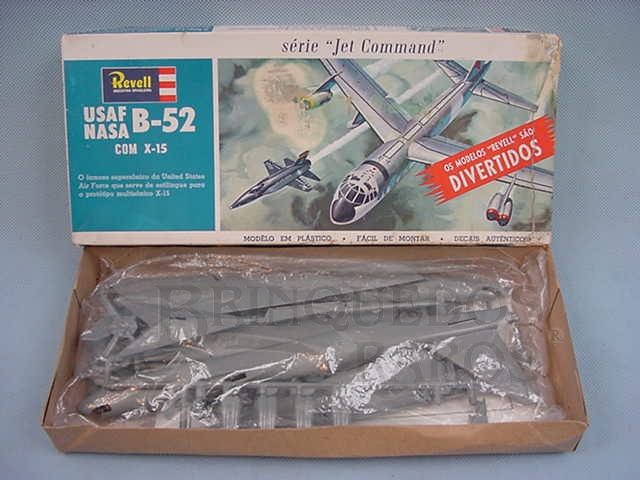 Brinquedo antigo Avião B 52 da Nasa com  avião X 15