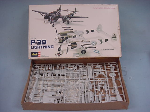 Brinquedo antigo Avião P-38 Lightning Caixa mole Década de 1980