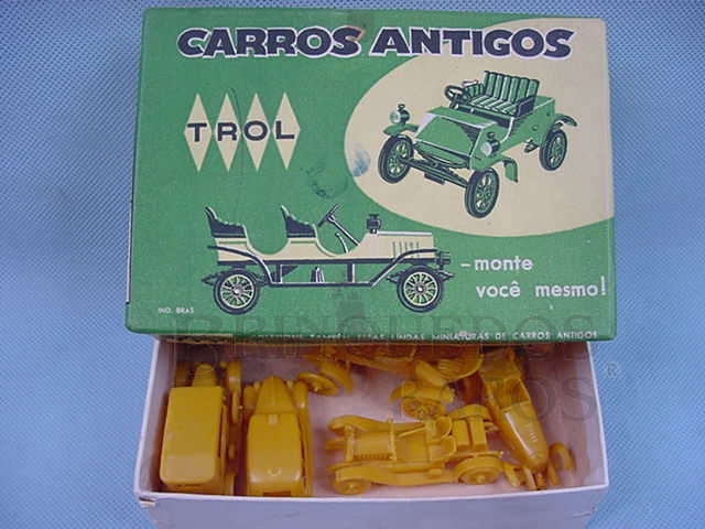 Brinquedo antigo Conjunto Carros Antigos com cinco carros diversos Caixa Verde Década de 1960