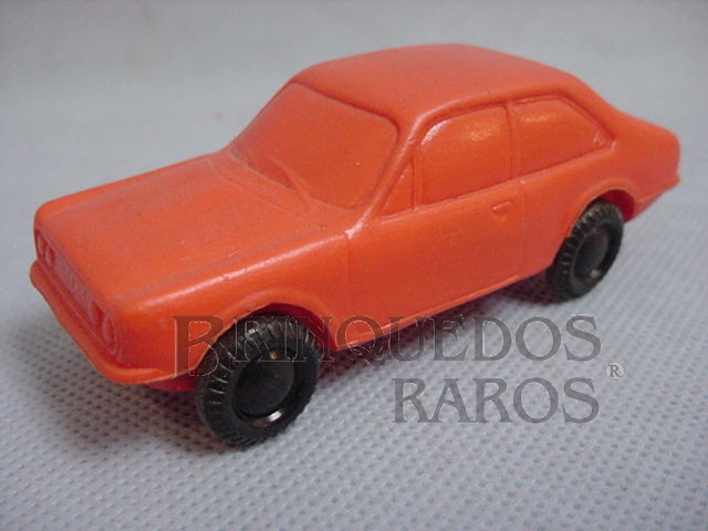 Brinquedo antigo Dodge Polara com 10,00 cm de comprimento Acompanhava o Caminhão Cegonha Auto-Transporte Ano 1979