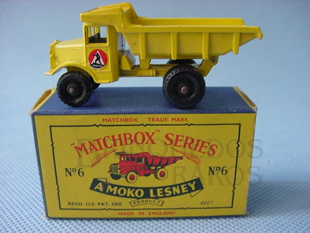 Brinquedo antigo Quarry Truck black plastic Regular Wheels