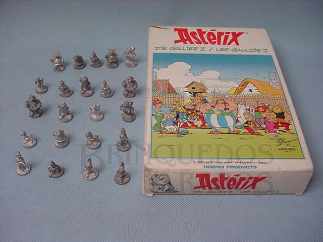 Brinquedo antigo Conjunto de 22 Personagens da Estória em Quadrinhos Asterix o Gaulês 3,00 cm de altura Década de 1980