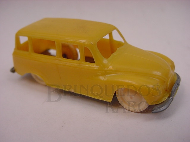 Brinquedo antigo DKW Vemag Vemaguete amarela com 6,00 cm de comprimento Década de 1950