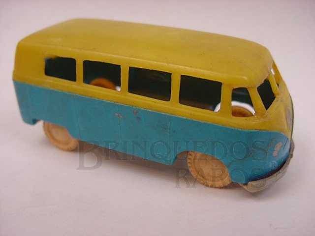 Brinquedo antigo Volkswagen Kombi amarela e azul com 5,00 cm de comprimento Década de 1950