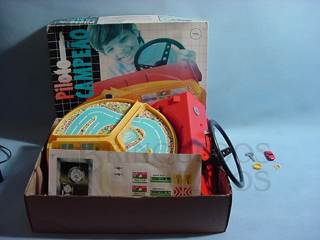 Brinquedo antigo Piloto Campeão Primeira Versão completo Década de 1970