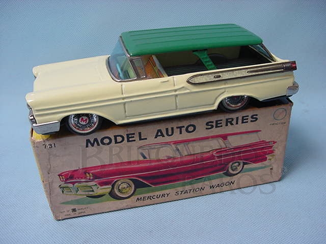 Brinquedo antigo Perua Mercury Station Wagon com 21,00 cm de comprimento Década de 1960