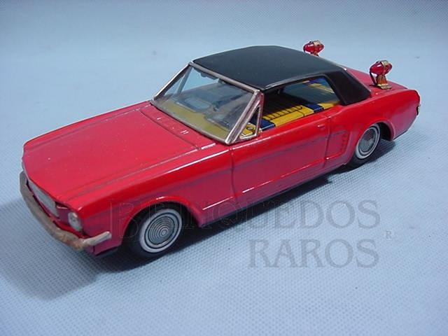 Brinquedo antigo Ford Mustang com Pisca Pisca operacional 22,00 cm de comprimento Década de 1960