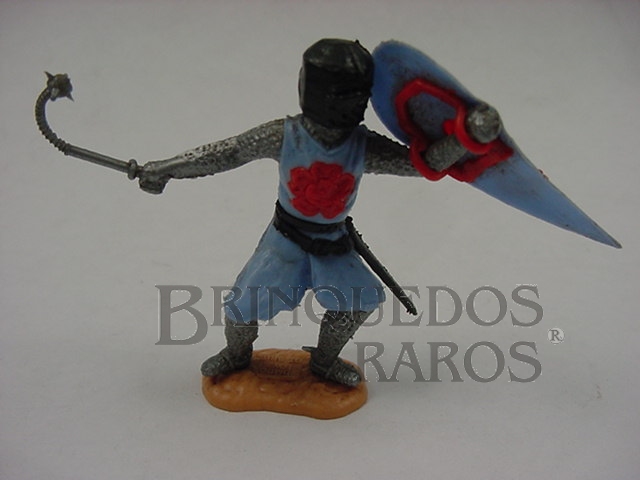 Brinquedo antigo Guerreiro Medieval com  bola de aço e escudo