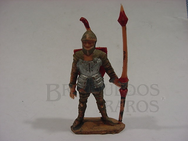 Brinquedo antigo Guerreiro Medieval com escudo e lança