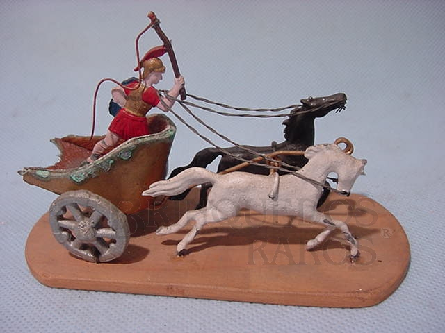 Brinquedo antigo Biga Romana com soldado e dois cavalos Semi - Flat forma Schneider
