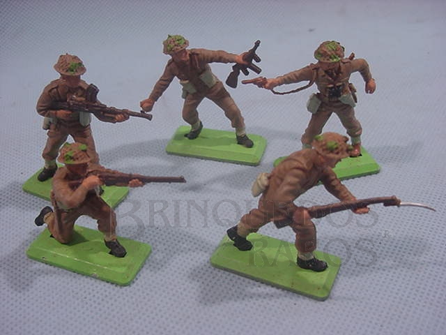 Brinquedo antigo Soldados ingleses em pé Segunda Guerra Série Deetail