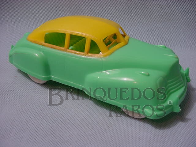 Brinquedo antigo Carro Sedan com 22,00 cm de comprimento Década de 1950