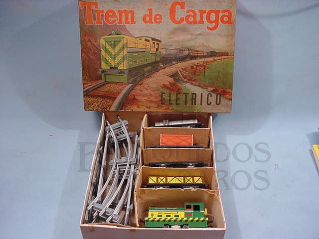 Brinquedo antigo Conjunto Trem de Carga com locomotiva e 4 vagões de carga